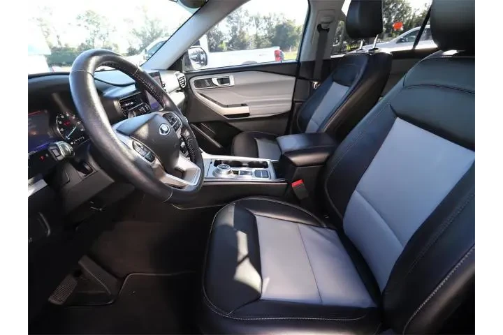 $33656 : Ford Explorer 2022 XLT 4dr S image 2