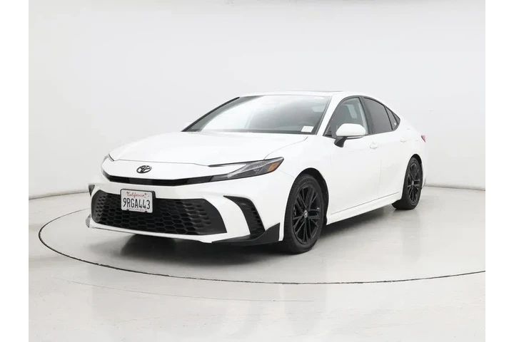 $26998 : Toyota Camry 2025 SE 4dr Sed image 4