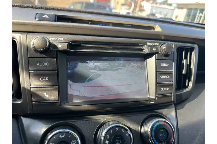 $10995 : 2015 RAV4 LE image 9