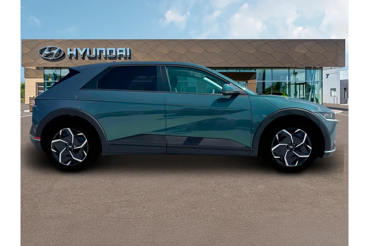 $23990 : Hyundai IONIQ 5 2024 SE 4dr image 9