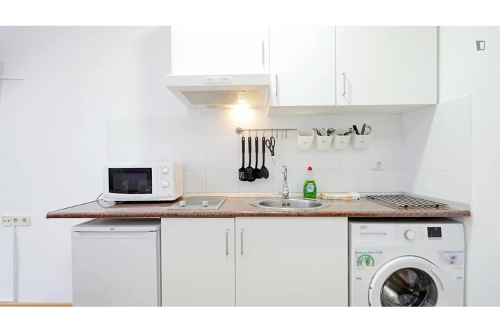 $850 : HOUSE FOR RENT IN BARCELONA image 6