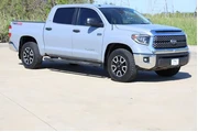 Toyota Tundra 2018 4x4 SR5 4