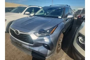 $29691 : Toyota Highlander 2021 XLE 4 thumbnail