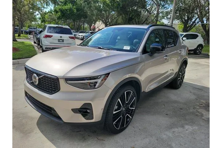 $35988 : Volvo XC40 2024 AWD B5 Ultim image 3