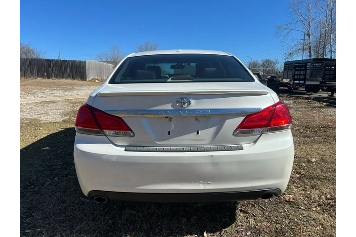$9995 : 2011 Avalon image 6