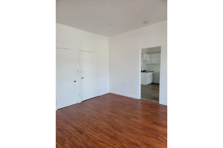 $1650 : RENTO DEPARTAMENTO BARATO image 1
