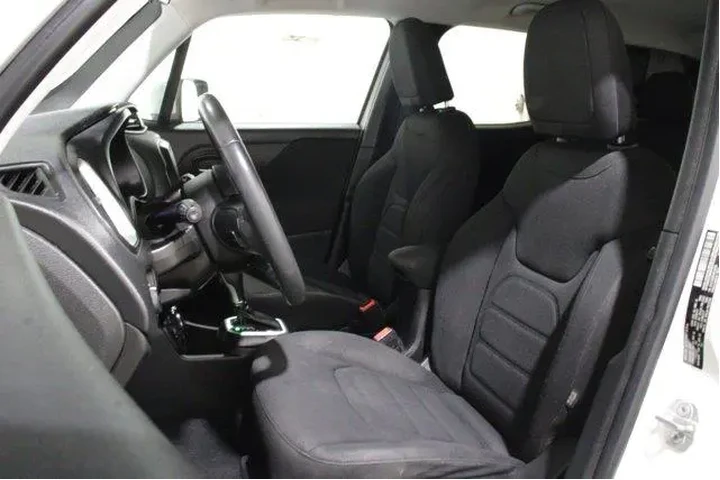 $14898 : Jeep Renegade 2018 4x4 Latit image 4