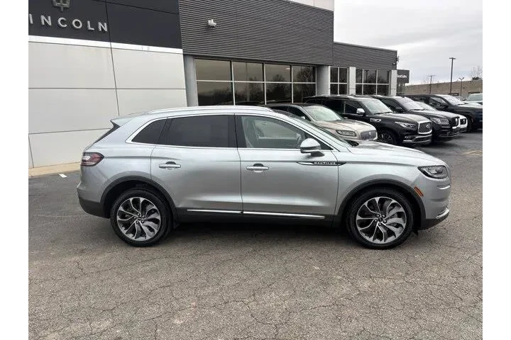 $34485 : Lincoln Nautilus 2022 AWD Re image 8