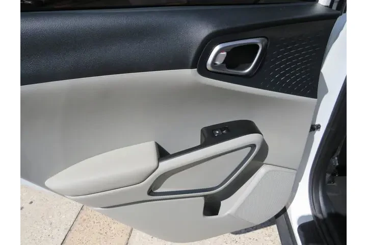 $21291 : Kia Soul 2022 S 4dr Crossove image 7