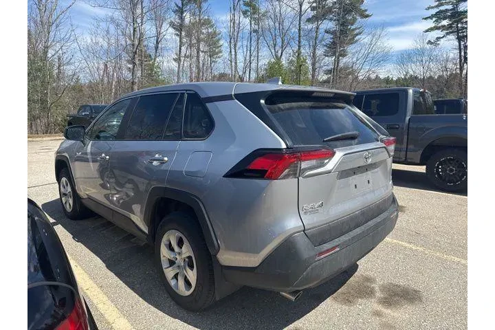 $29124 : Toyota RAV4 2023 AWD LE 4dr image 8