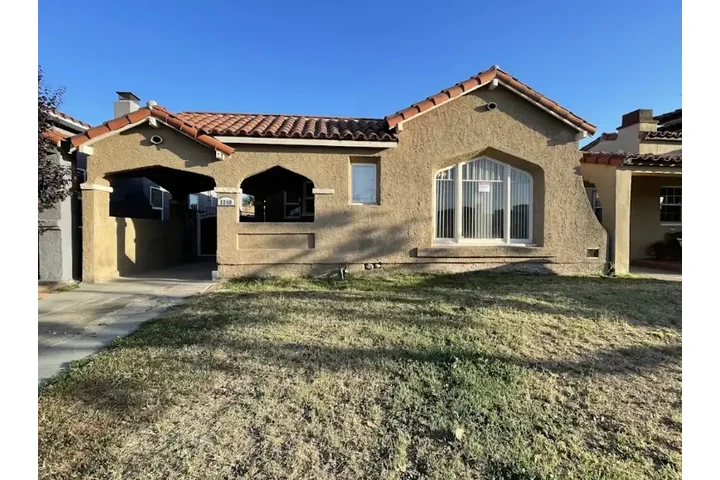 $2575 : 3bed and 2baths available image 1