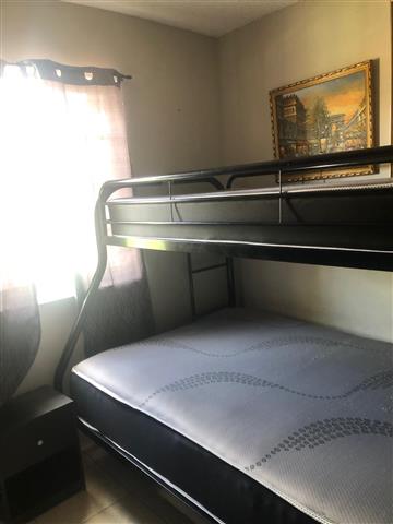 $950 : Busco Roomate image 3