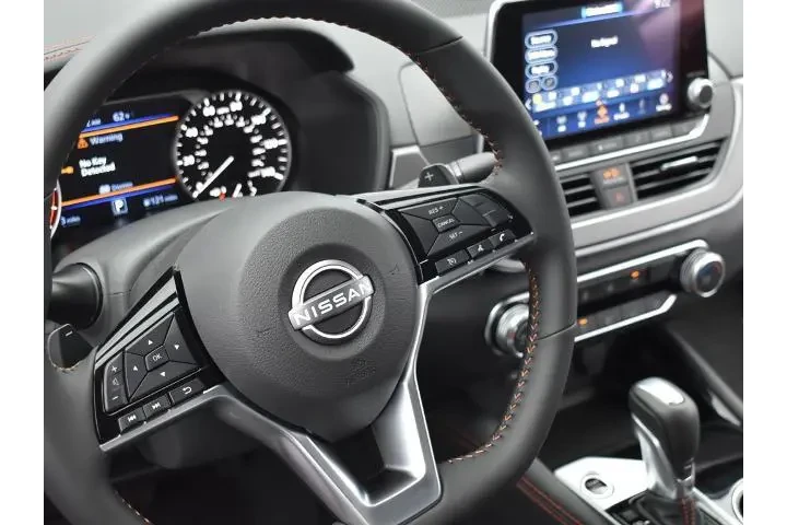 $27985 : Nissan Altima 2025 2.5 SR 4d image 8