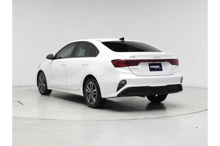 $18998 : Kia Forte 2023 LXS 4dr Sedan image 2