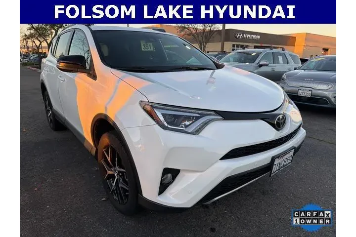 $16991 : Toyota RAV4 2017 AWD SE 4dr image 3