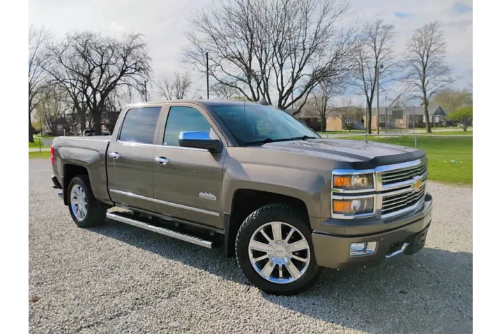 $16997 : 2015 Silverado 1500 High Coun image 2