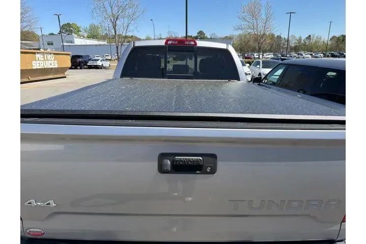 $31451 : Toyota Tundra 2019 4x4 SR5 4 image 7