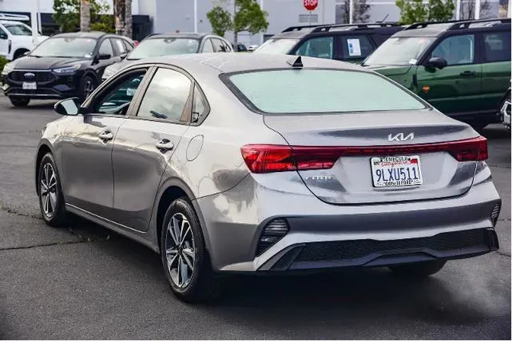 $17888 : Kia Forte 2024 LXS 4dr Sedan image 4