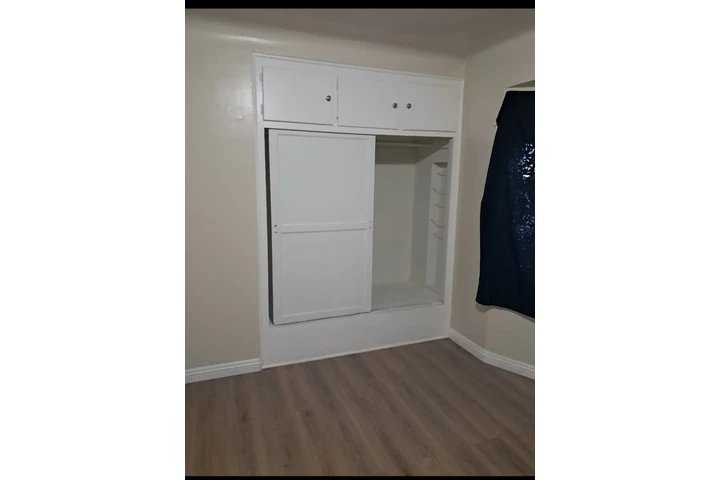 $1200 : Cuarto en renta image 1