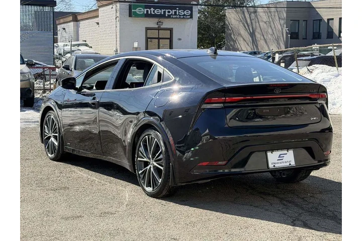 $29211 : Toyota Prius 2024 AWD XLE 4d image 5