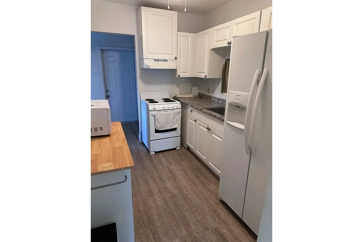 $700 : Nice Home...Coral Gables FL image 5