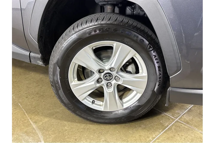 $20000 : 2021 RAV4 Hybrid XLE image 10