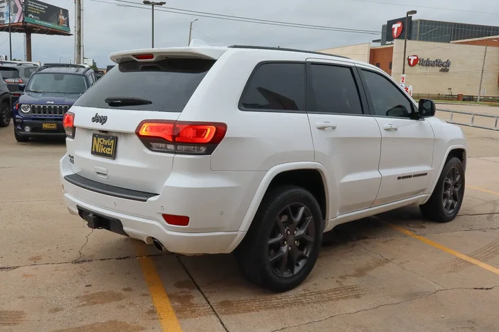 $28988 : 2021 Grand Cherokee 80th Anni image 5