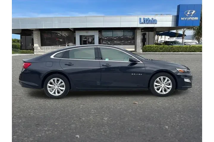$13899 : Chevrolet Malibu 2023 LT 4dr image 9