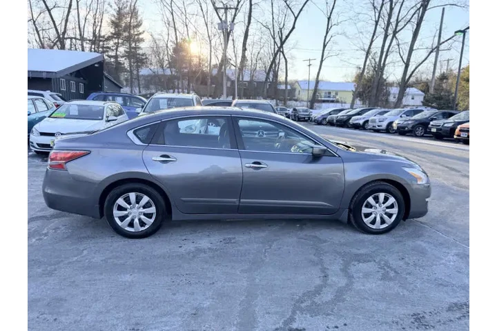 $8500 : 2015 Altima 2.5 image 8