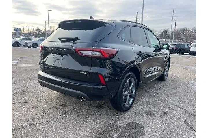 $23950 : Ford Escape 2023 AWD ST-Line image 4
