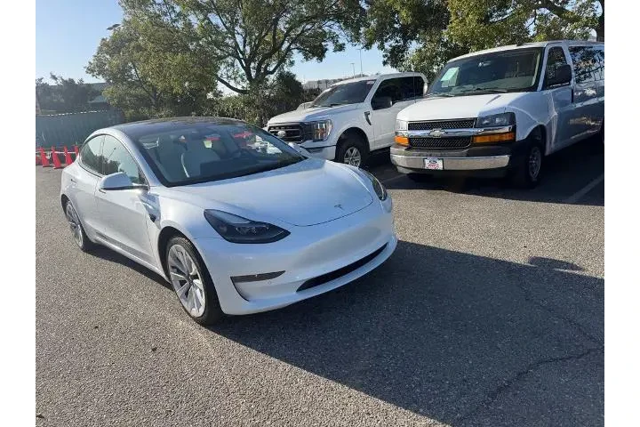 $21800 : Tesla Model 3 2022 AWD Long image 2