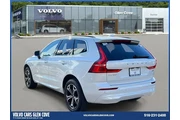 $30000 : Volvo XC60 2022 AWD B5 Momen thumbnail