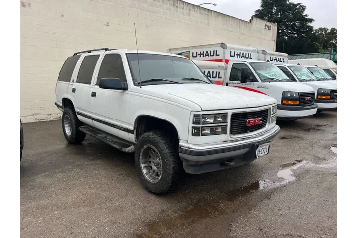 $9300 : 1996 GMC Yukon SLE image 3