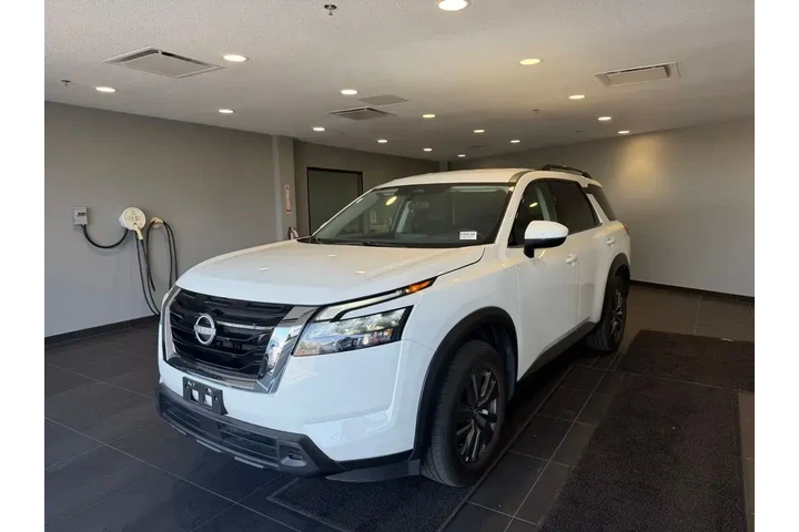 $29984 : Nissan Pathfinder 2025 SV 4d image 1