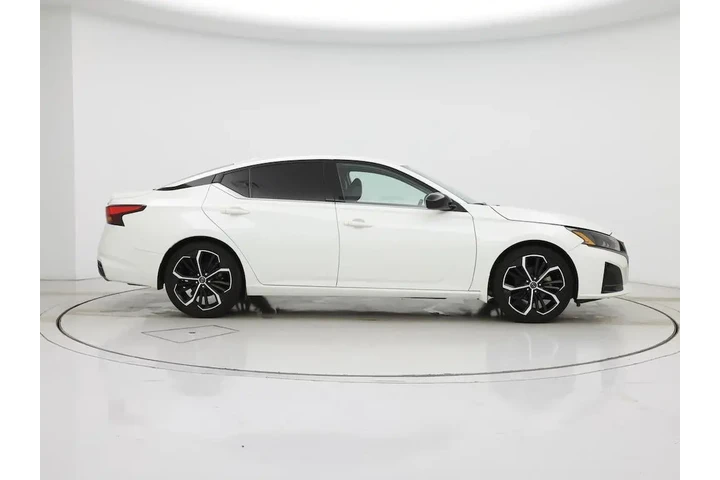 $21998 : Nissan Altima 2023 2.5 SR 4d image 7