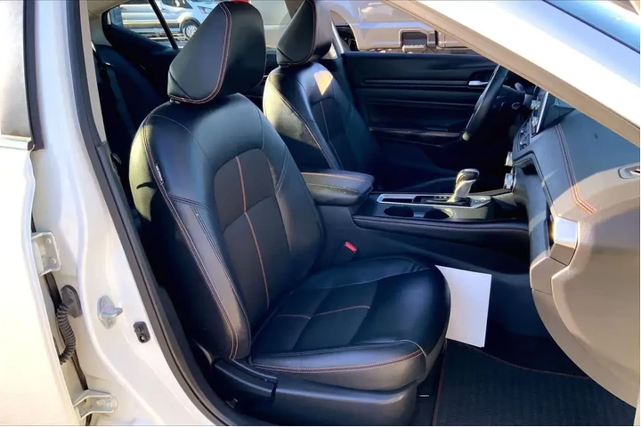 $12991 : Nissan Altima 2022 2.5 SR 4d image 8