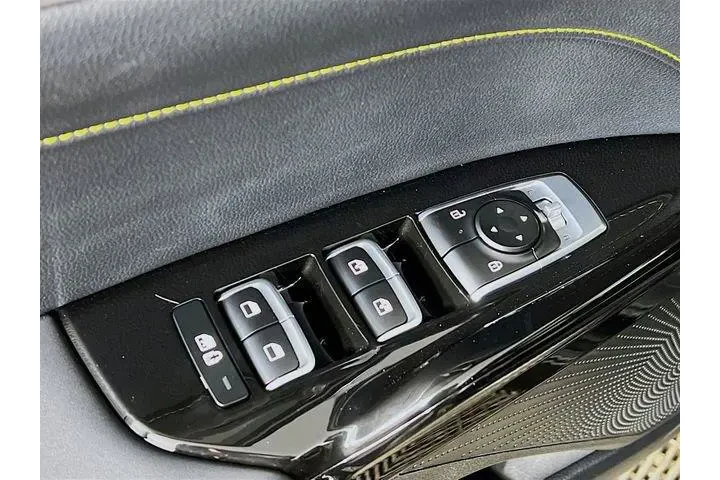 $33988 : Kia K5 2025 GT 4dr Sedan image 9