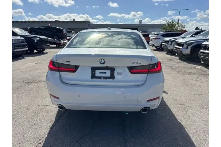 $39988 : BMW 3 Series 2025 AWD 330i x image 4