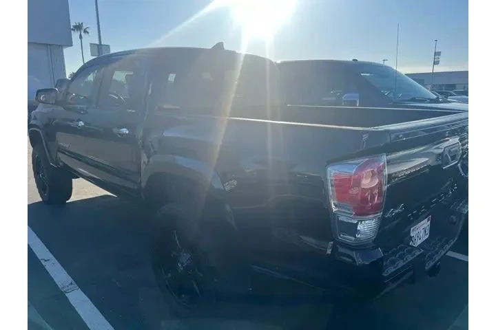 $38988 : Toyota Tacoma 2019 4x4 Limit image 8