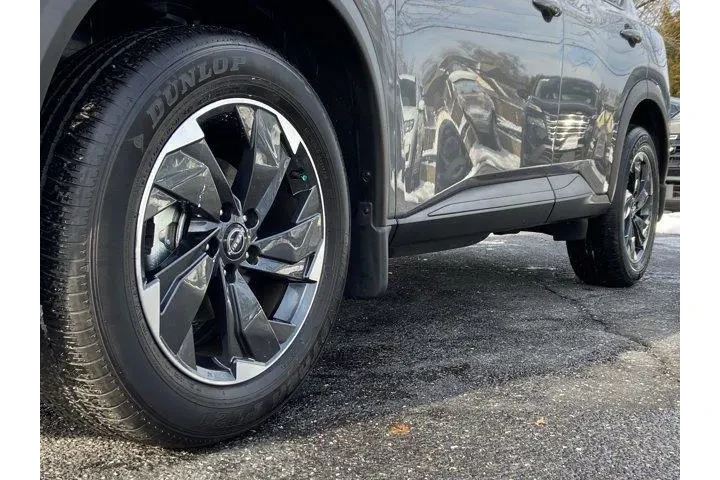 $24050 : Nissan Rogue 2025 SV 4dr Cro image 9