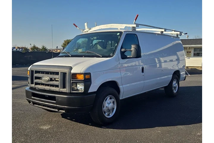 2014 Econoline E-150 image 3