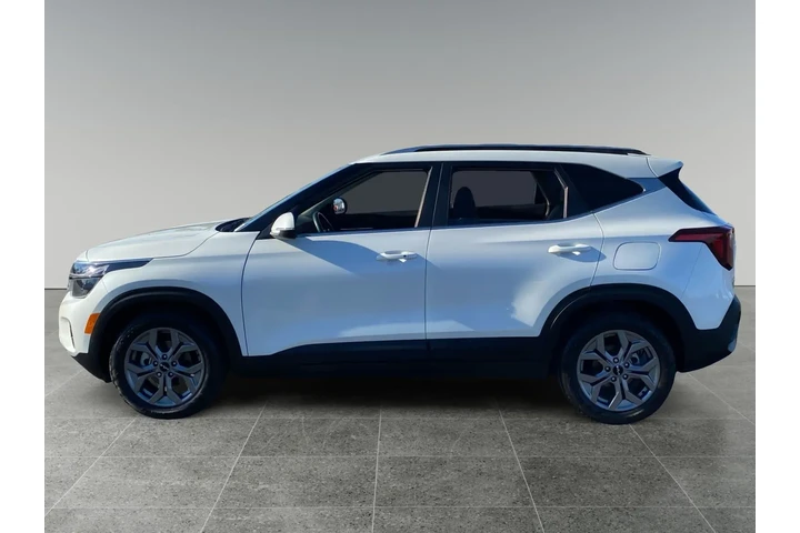 $29726 : Kia Seltos 2024 S 4dr SUV image 2