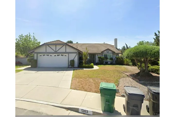$2250 : Our property is well kept. image 1