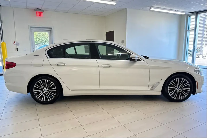 $19138 : BMW 5 Series 2018 AWD 530e x image 3