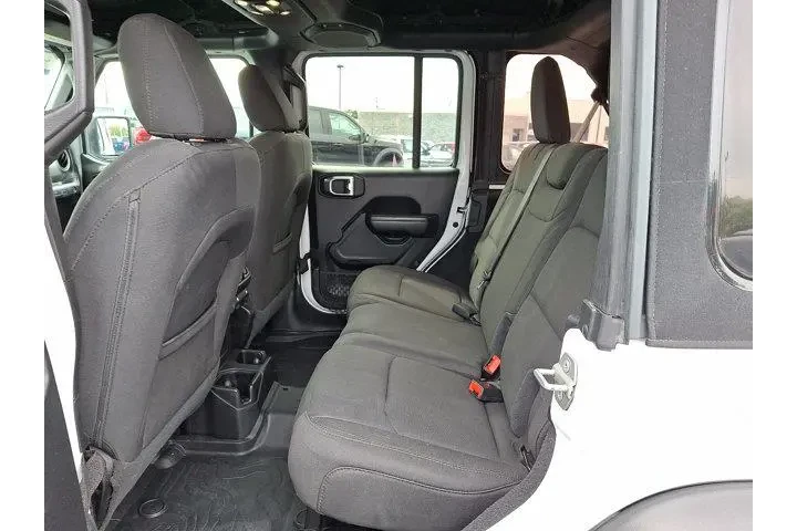 $27655 : Jeep Wrangler Unlimited 2020 image 10