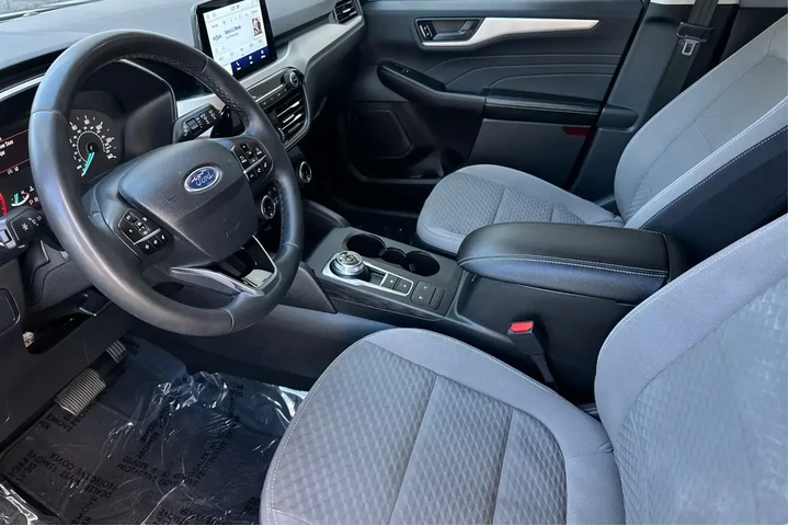 $19900 : Ford Escape 2022 SE 4dr SUV image 9
