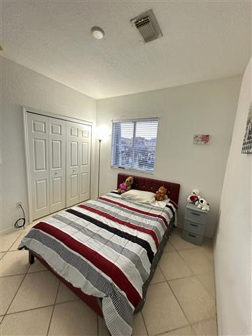 $1150 : Rento Habitación en Doral image 2