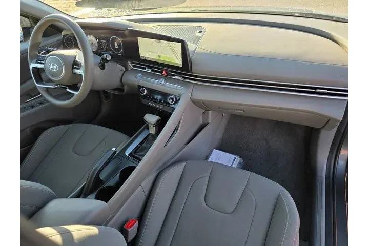 $17900 : Hyundai ELANTRA 2024 SEL 4dr image 9