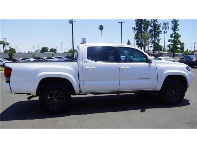 $32984 : 2020 Tacoma 4WD SR5 Pickup 4D image 5