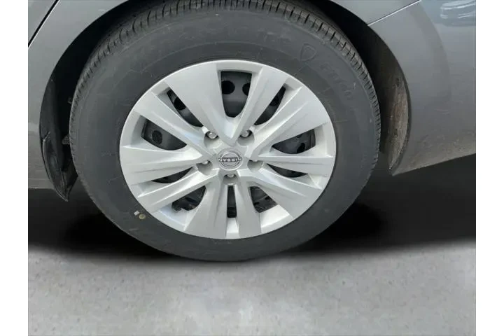 $20988 : Nissan Sentra 2025 S 4dr Sed image 9